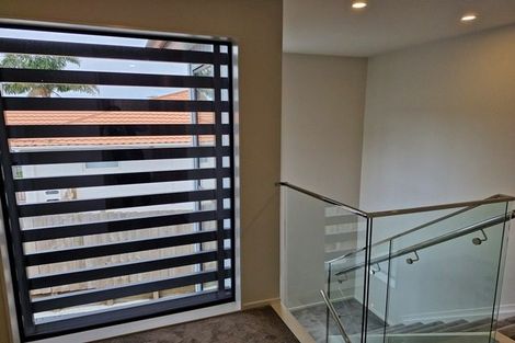 Photo of property in 16c Hobsonville Road, West Harbour, Auckland, 0618