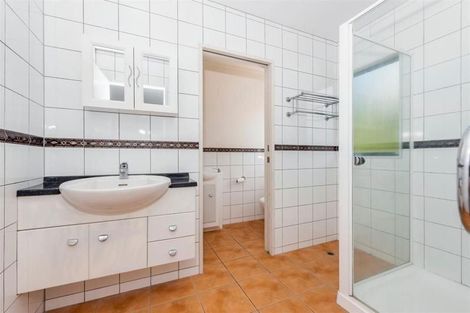 Photo of property in 20a Belleaire Court, West Harbour, Auckland, 0618