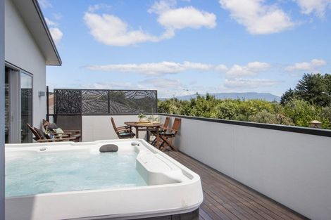 Photo of property in 12 Haden Place, Omokoroa, 3114