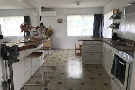 Photo of property in 8 Yorke Road, Haruru, 0204