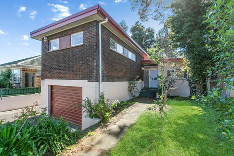 Photo of property in 52 Lawrence Crescent, Hillpark, Auckland, 2102