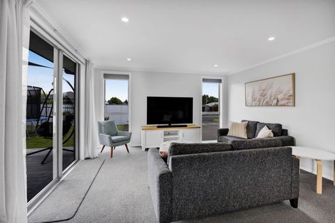 Photo of property in 1a Carrington Street, Inglewood, 4330