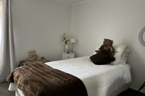 Photo of property in 8 Kindergarten Drive, Conifer Grove, Takanini, 2112