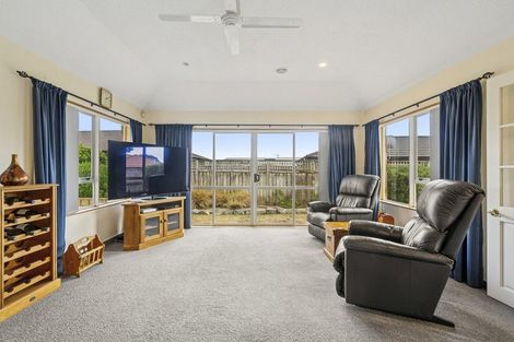 Photo of property in 21 Kotuku Drive, Paraparaumu Beach, Paraparaumu, 5032