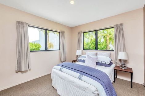 Photo of property in 16 Coventry Way, Long Bay, Auckland, 0630