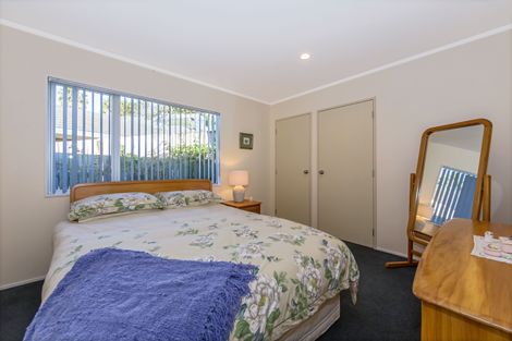 Photo of property in 83a William Bayes Place, Red Beach, 0932