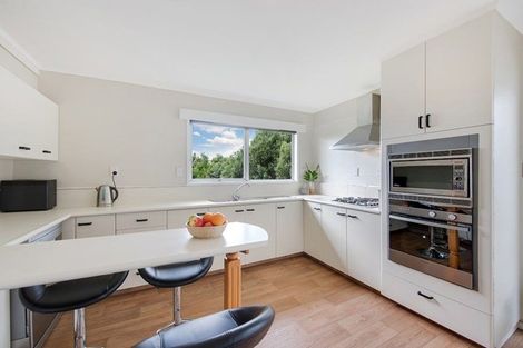 Photo of property in 4 Alton Terrace, Pakuranga Heights, Auckland, 2010