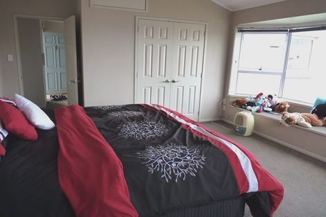 Photo of property in 50 Wade River Road, Stanmore Bay, Whangaparaoa, 0932