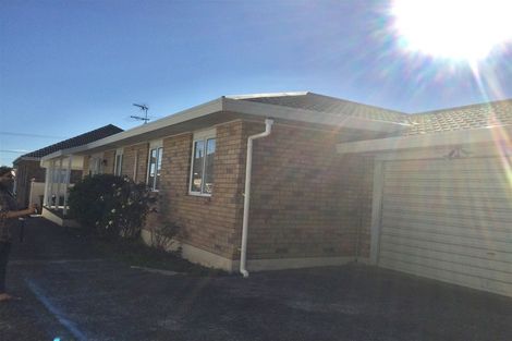 Photo of property in 2/421 Mount Albert Road, Mount Roskill, Auckland, 1041