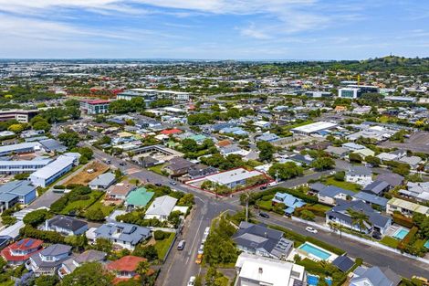 Photo of property in 67 St Vincent Avenue, Remuera, Auckland, 1050