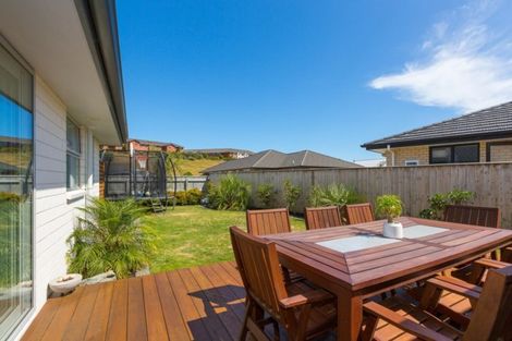 Photo of property in 3 Garrett Drive, Whalers Gate, New Plymouth, 4310