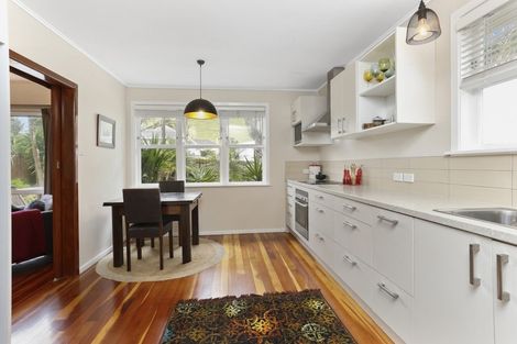 Photo of property in 17 Kapuka Road, Mangere Bridge, Auckland, 2022