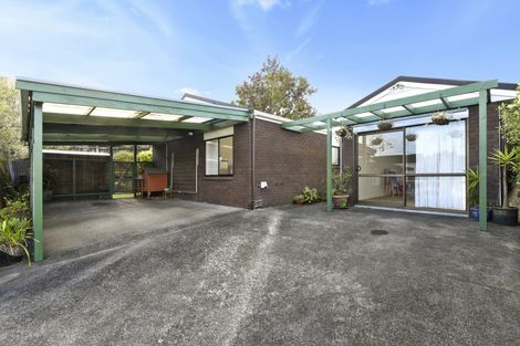 Photo of property in 1/98 Manhattan Heights, Glendene, Auckland, 0602