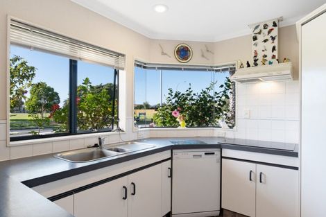 Photo of property in 2 Lotus Avenue, Mount Maunganui, 3116