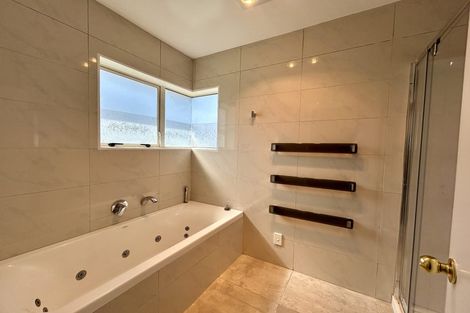 Photo of property in 2/48 Seabrook Avenue, New Lynn, Auckland, 0600