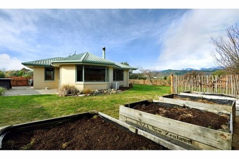 Photo of property in 8 Longfields Road, Brightwater, 7022