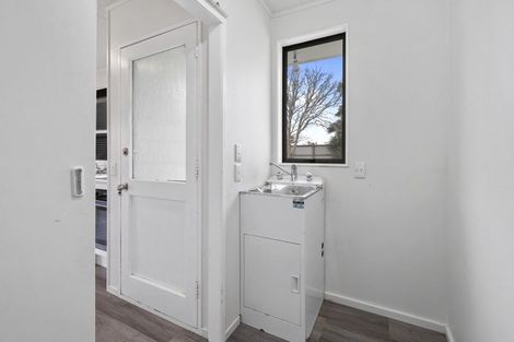 Photo of property in 24 Fergusson Street, Marton, 4710