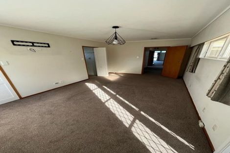 Photo of property in 9 Ellesmere Crescent, Pakuranga Heights, Auckland, 2010