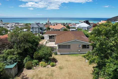 Photo of property in 16 Ure Street, South Hill, Oamaru, 9400