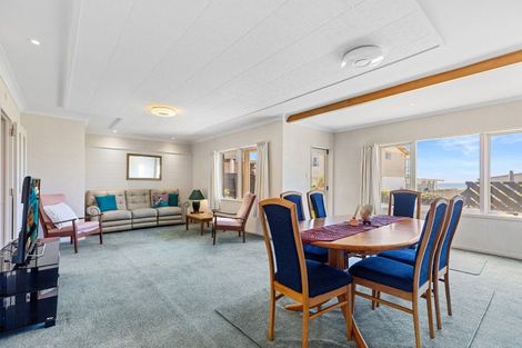 Photo of property in 1/186 Marine Parade, Mount Maunganui, 3116