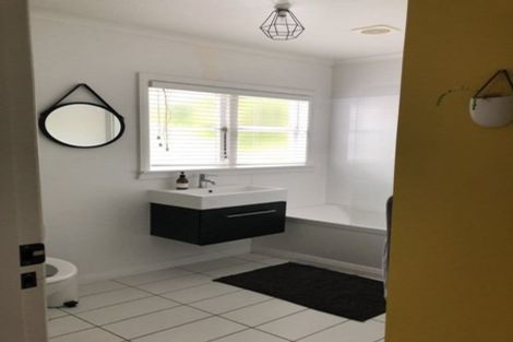 Photo of property in 47 Maungaraki Road, Korokoro, Lower Hutt, 5012