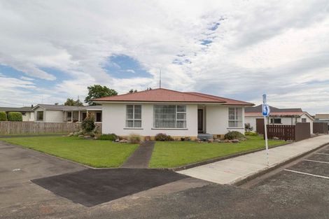 Photo of property in 72 Barraud Street, Dannevirke, 4930