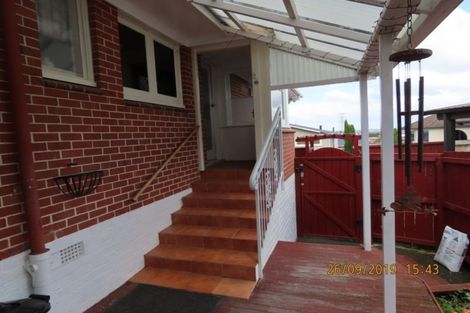 Photo of property in 19 Fairlea Road, Te Atatu South, Auckland, 0610