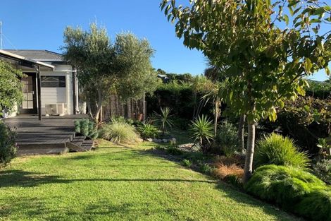 Photo of property in 1 Trig Hill Terrace, Waikanae Beach, Waikanae, 5036