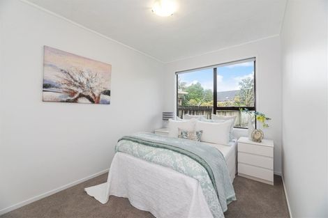 Photo of property in 27 Larissa Avenue, Henderson, Auckland, 0610