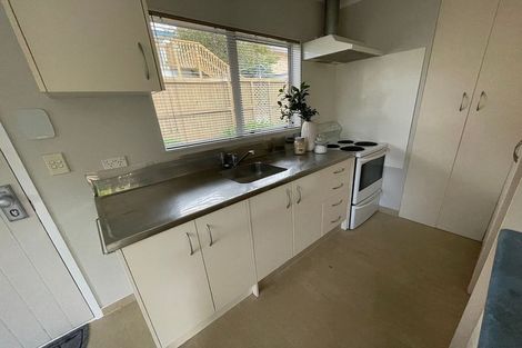 Photo of property in 22 Kayeleen Place, Cockle Bay, Auckland, 2014