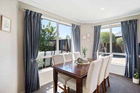 Photo of property in 8 Hoihere Place, Parklands, Christchurch, 8083