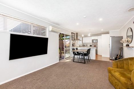 Photo of property in 41 Cleat Street, Whitby, Porirua, 5024