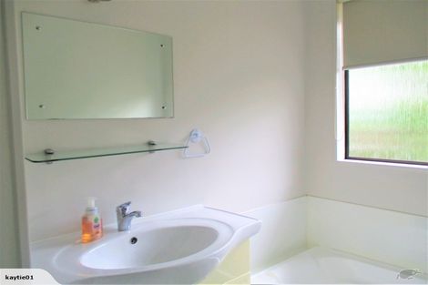 Photo of property in 1/119 Spinella Drive, Bayview, Auckland, 0629