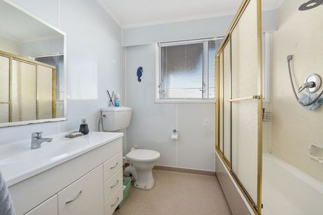 Photo of property in 2/166 Waterloo Road, Hutt Central, Lower Hutt, 5010