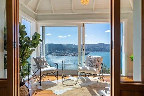 Photo of property in 35 Palliser Road, Roseneath, Wellington, 6011