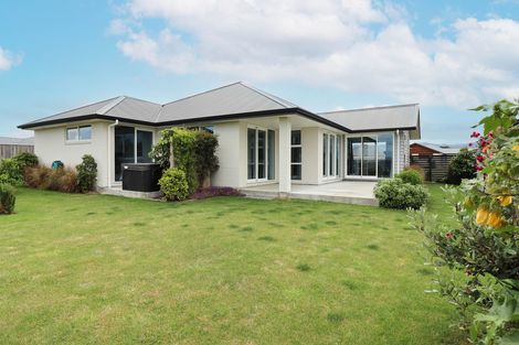 Photo of property in 28 Feist Street, Carterton, 5713