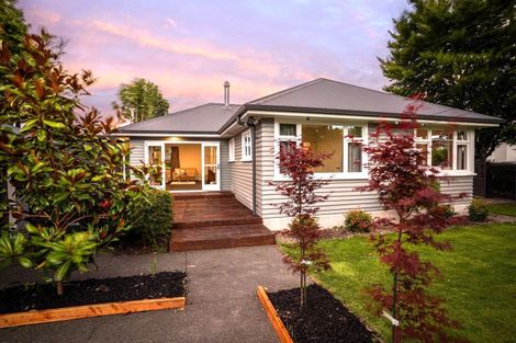 Photo of property in 98 Hamilton Avenue, Ilam, Christchurch, 8041