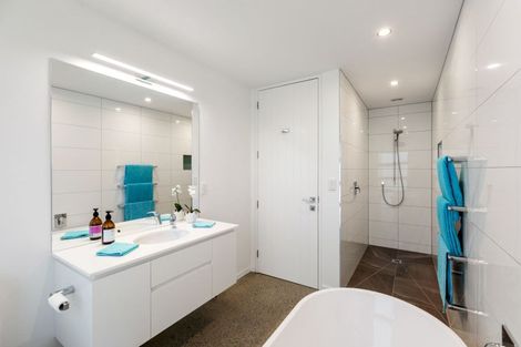 Photo of property in 102 Oxford Street, Martinborough, 5711