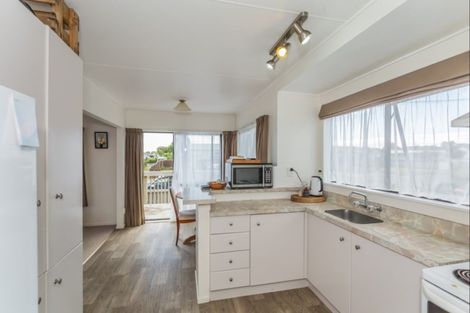 Photo of property in 9 Douglas Street, Levin, 5510