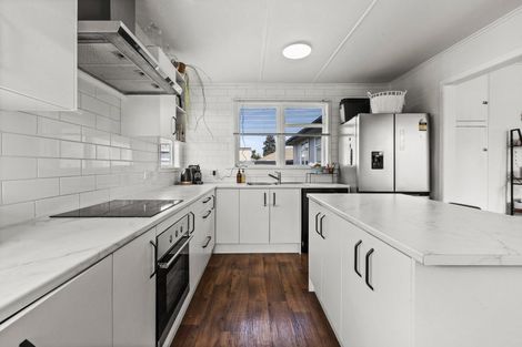 Photo of property in 12 Fleming Crescent, Maraenui, Napier, 4110