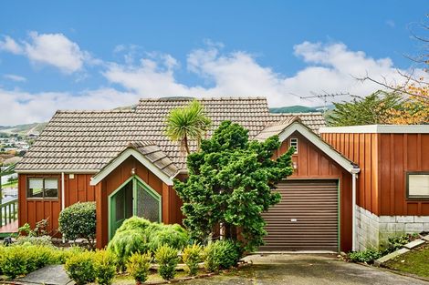 Photo of property in 45 Fyvie Avenue, Tawa, Wellington, 5028