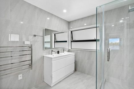 Photo of property in 4 Tawapou Close, Massey, Auckland, 0614