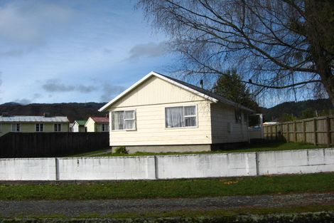 Photo of property in 25 Plaskett Street, Reefton, 7830