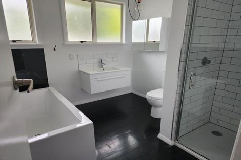 Photo of property in 132 Huatoki Street, Frankleigh Park, New Plymouth, 4310