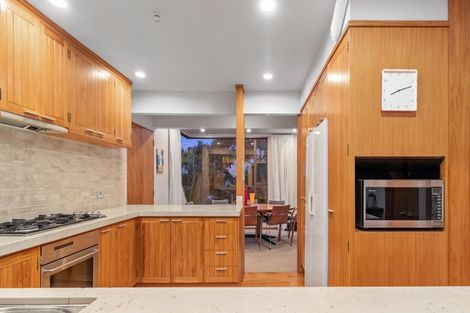 Photo of property in 8 View Road, Campbells Bay, Auckland, 0630