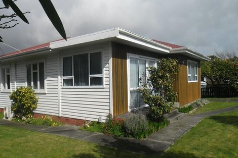 Photo of property in 67 Bluegum Road, Paraparaumu Beach, Paraparaumu, 5032