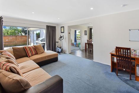 Photo of property in 36 Sunnypark Avenue, Rosehill, Papakura, 2113