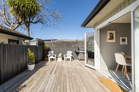 Photo of property in 806 Grove Road, Mayfair, Hastings, 4122