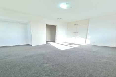 Photo of property in 39 Sunnyside Road, Sunnyvale, Auckland, 0612