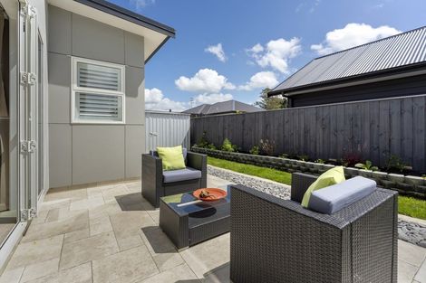 Photo of property in 5 Butler Place, Fitzherbert, Palmerston North, 4410